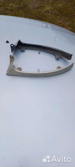 Ресничка (молдинг) под фару правый Шевроле Ланос