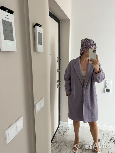 Пальто шапка брошь