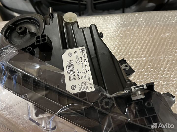 Правая передняя фара BMW F30 рестайлинг