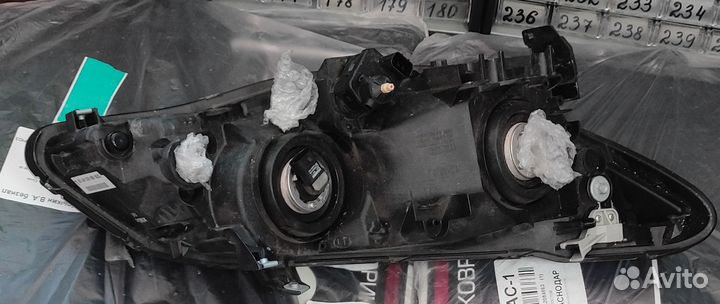 Фара левая Honda Civic 8 поколение (2005-2008) 200