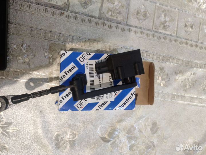 Датчик высоты подвески передний правый Дискавери 3