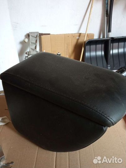 Подлокотник