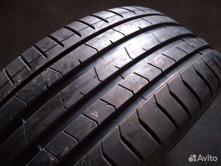 Pirelli P Zero PZ4 245/40 R20 99Y