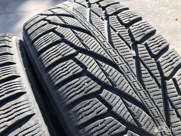 Nokian Tyres Hakkapeliitta R2 SUV 215/65 R16 102R