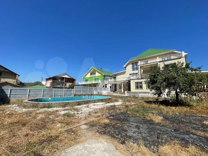 Дом 425 м² на участке 8,8 сот.