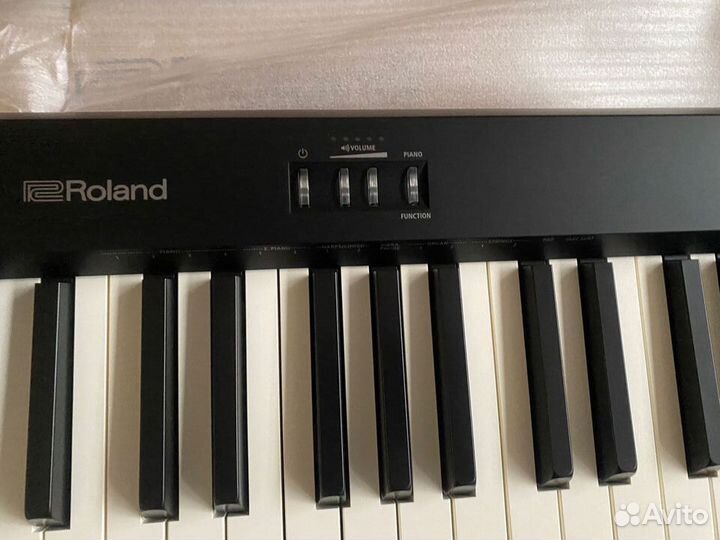 Roland FP30x WH/ FP10 BK цифровое фортепиано