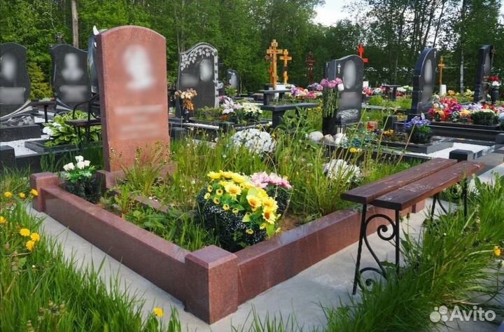 Установка памятника. Гранитные памятники. Памятник