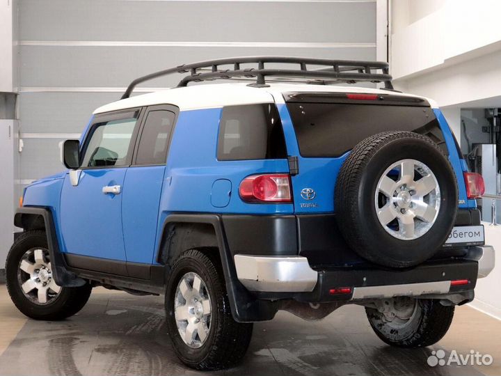 Toyota FJ Cruiser 4.0 AT, 2006, 145 181 км