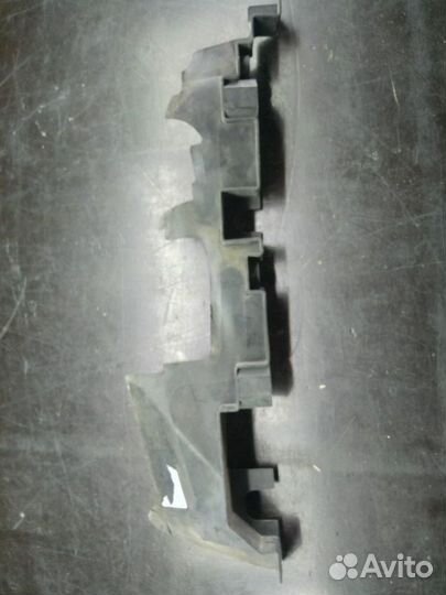 Воздуховод радиатора левый Audi A4 B7