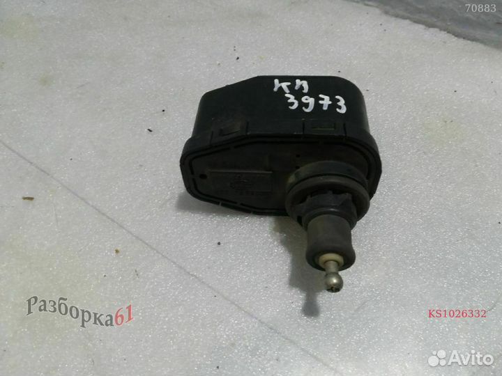 Мотор корректора фары audi 100 C4. hella