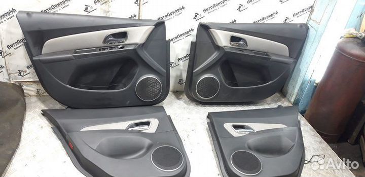 Комплект обшивок дверей Chevrolet Cruze J300