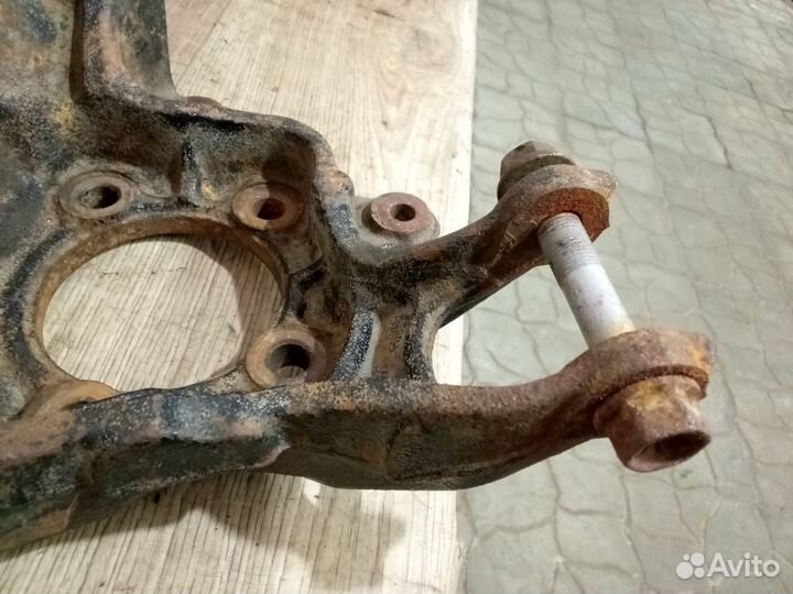 Кулак правый задний Mazda 6 GH 2007