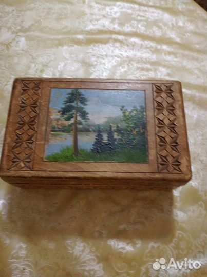 Деревянная резная шкатулка и с пейзажем винтаж