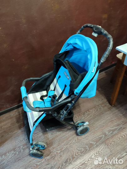 Прогулочная коляска трость