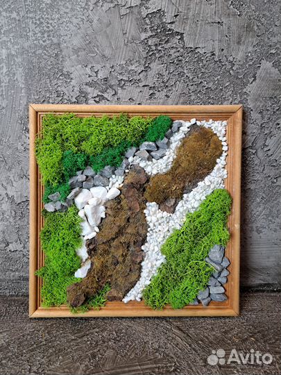 Панно из стабилизированного мха,камней,дерева