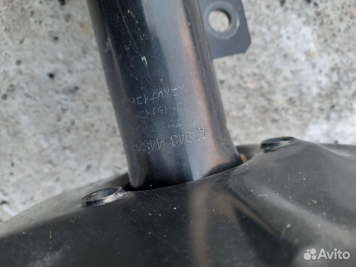 Продам передние стойки тойота