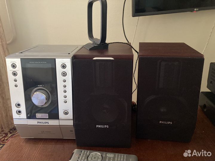 Музыкальный центр philips
