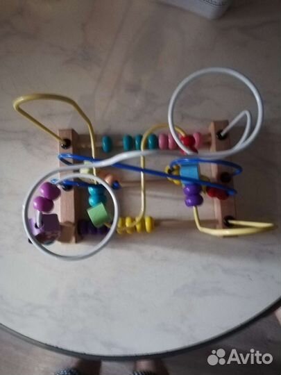 Детские музыкальные игрушки и бизиборд