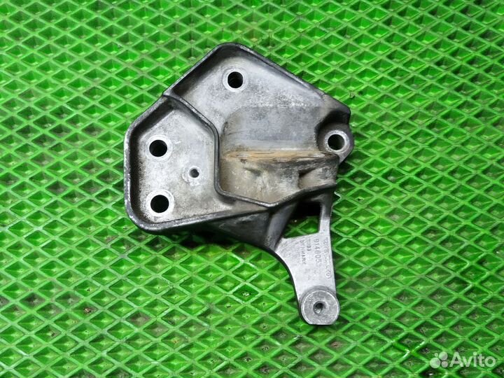 Кронштейн крепления двигателя Volvo s40
