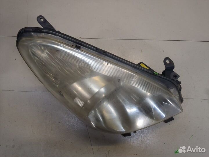 Фара (передняя) Toyota Corolla Verso, 2007