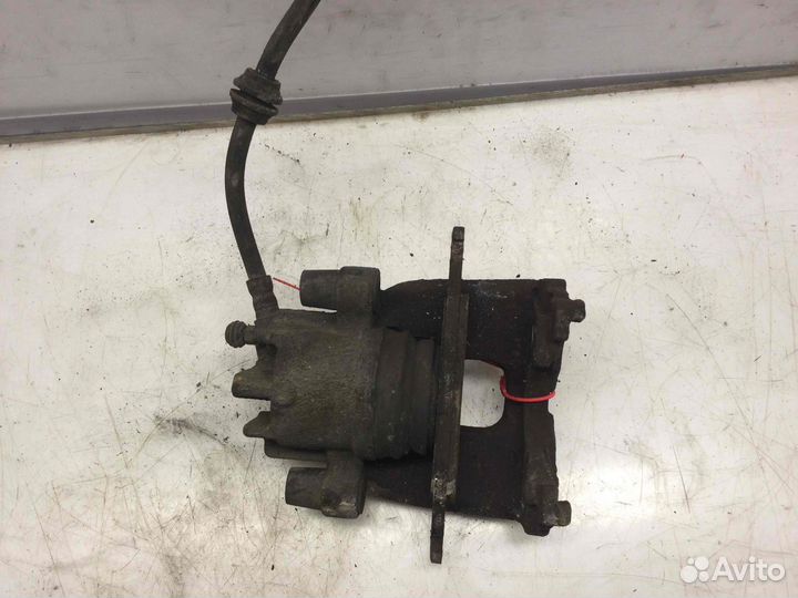 Суппорт передний правый Ford Focus C9db C9db