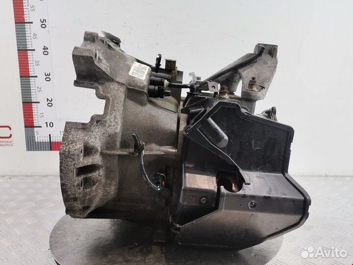 МКПП (механическая коробка переключения передач) F