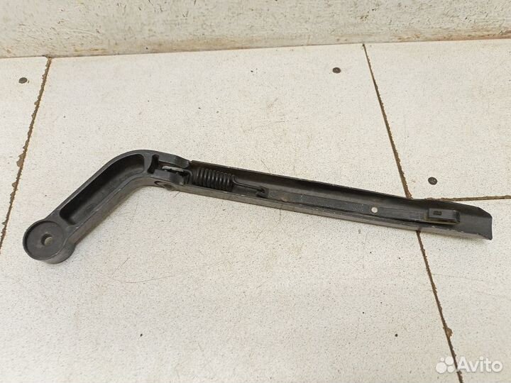 Поводок стеклоочистителя задний