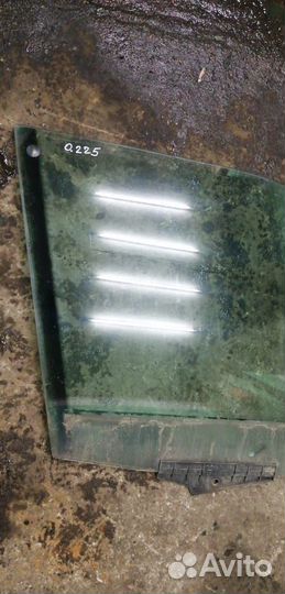 Стекло двери переднее правое левое Audi 80