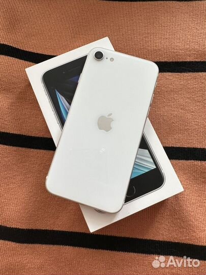 iPhone SE, 64 ГБ