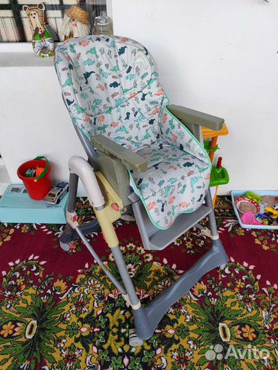 Детский стульчик для кормления