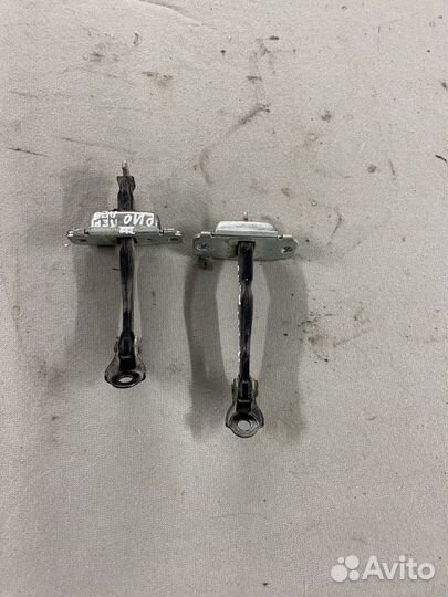 Ограничитель двери Kia Rio (QB) III (2011–2015)