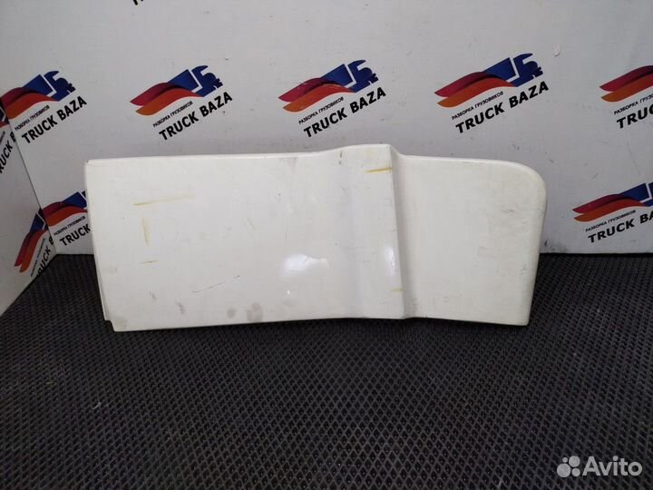 Спойлер кабины верхний правый Daf XF105