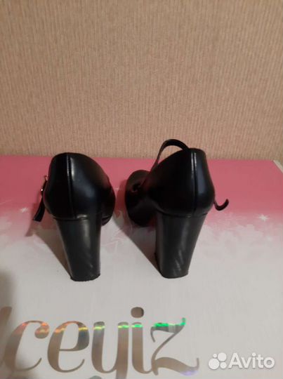 Туфли женские