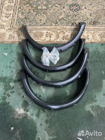 Фендеры на ниву