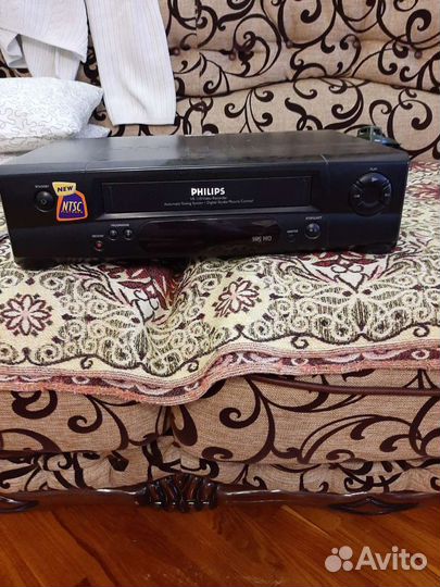 Видеомагнитофон Phillips и Samsung DVD
