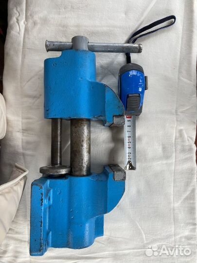 Тиски слесарные