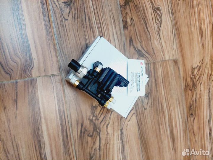 Блок клапанов ресивера Range Rover L320 new