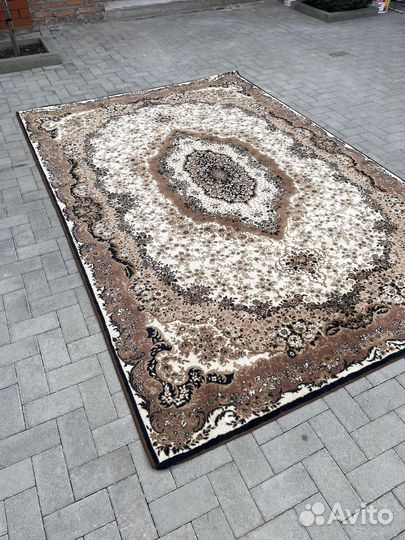 Ковер шерстяной