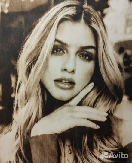 Портрет по фото на дереве