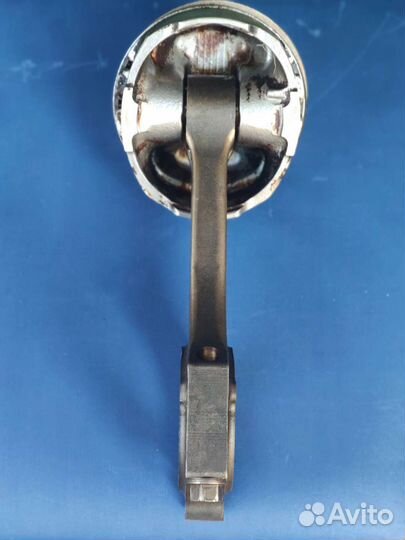 Поршень с шатуном в сборе