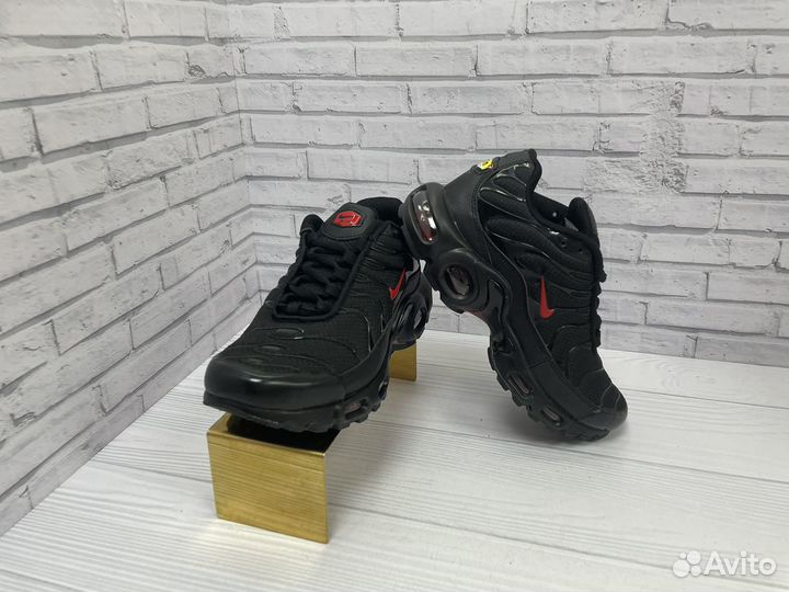 Кроссовки nike air max tn plus