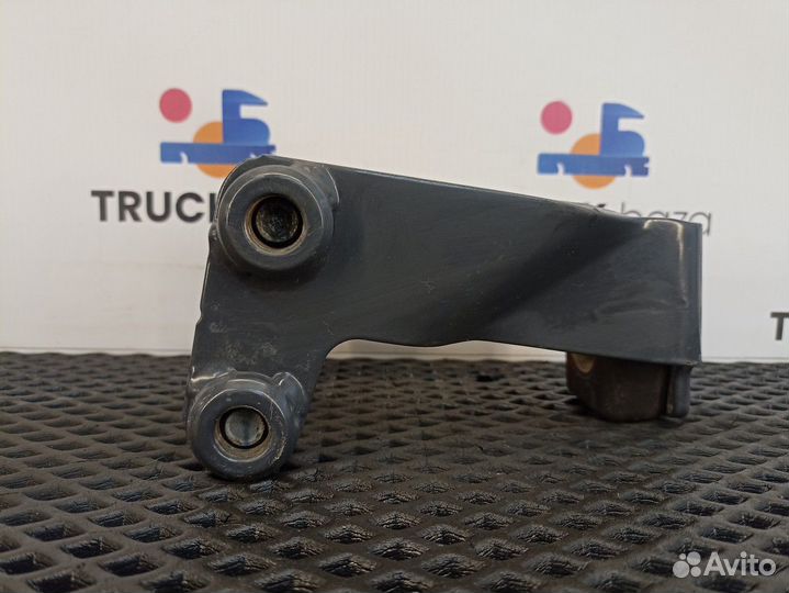 2323758 Кронштейн торсиона кабины правый