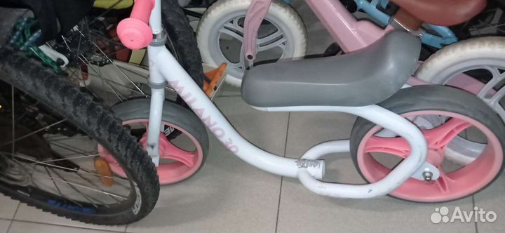 Беговел tech team milano 3.0 девочке бу