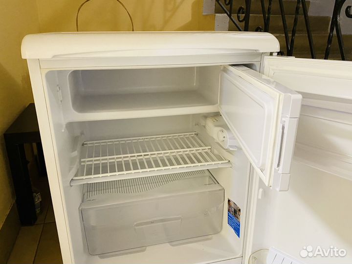 Холодильник маленький с морозилкой indesit MT 08