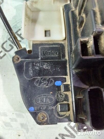 Замок двери передний правый Kia Ceed 1 ED