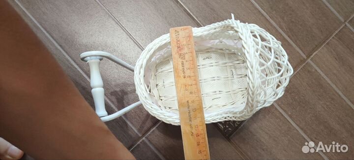 Декоративная плетёная коляска -люлька