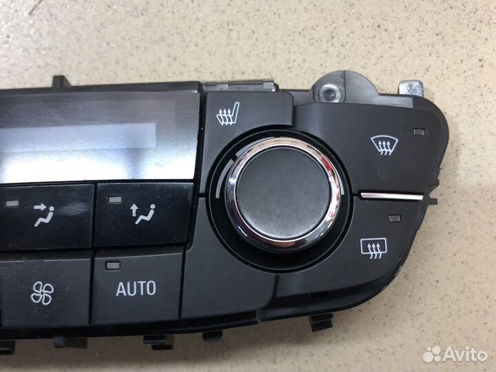 Opel Insignia Блок управления климата
