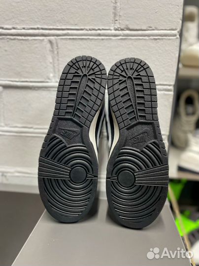 Кроссовки Nike SB Dunk Low