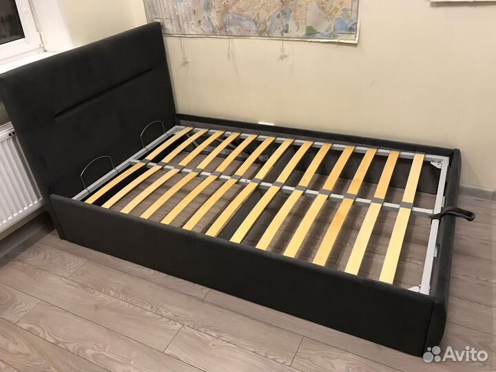 Кровать с подьемным механизмом