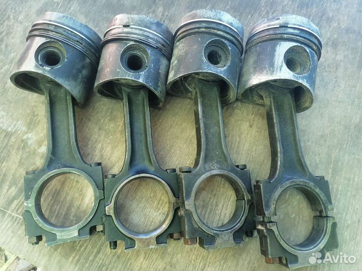Поршень с шатуном камаз